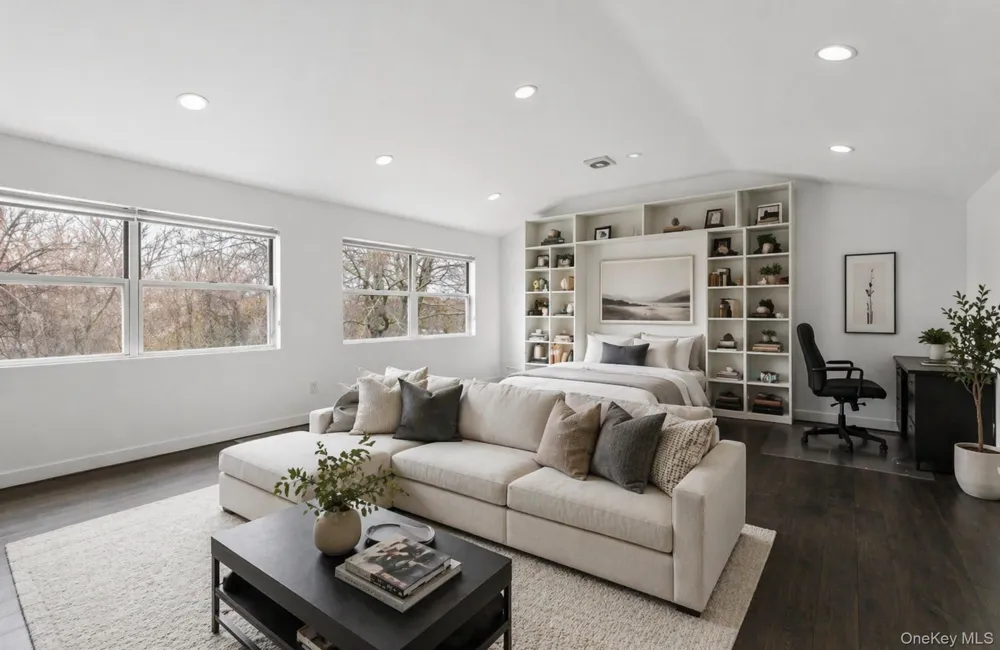 7 Windemere Crest Woodbury, NY 11797