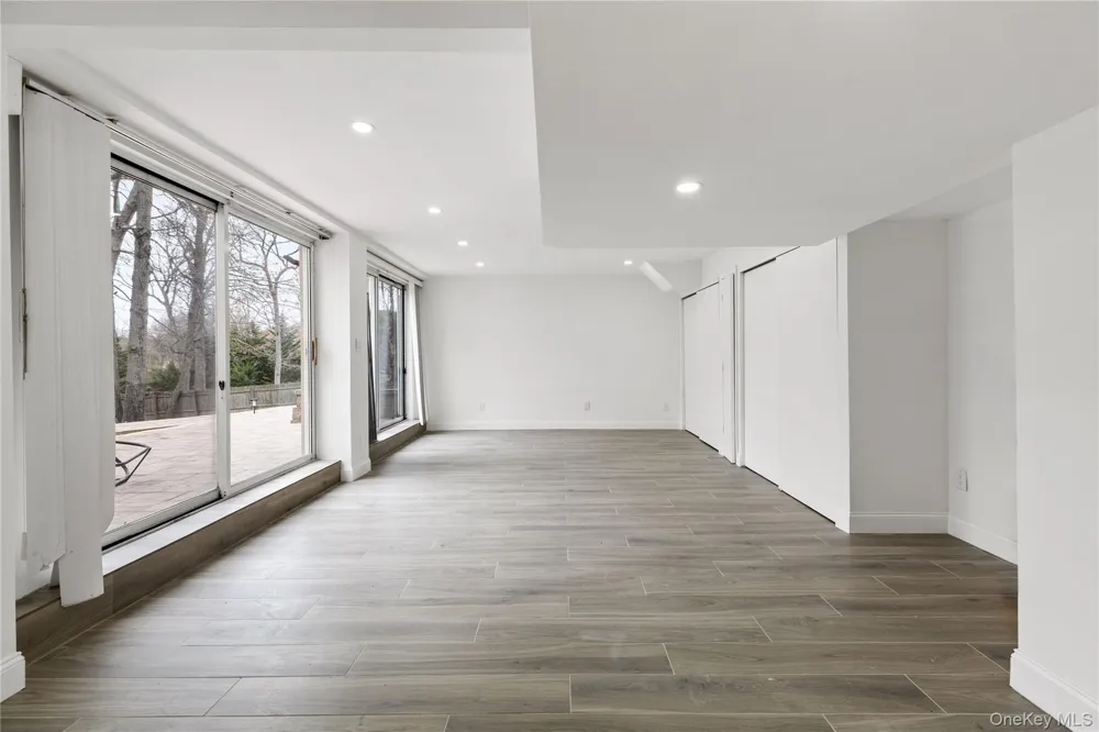 7 Windemere Crest Woodbury, NY 11797