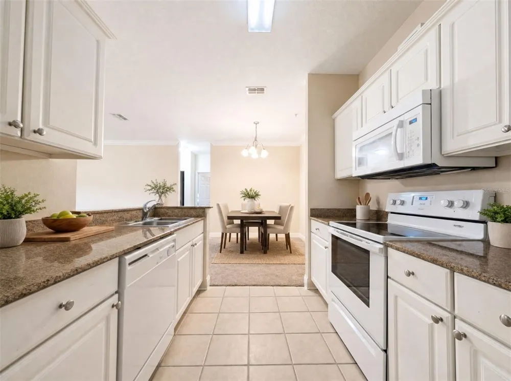 143 SOUTHERN PECAN CIRCLE #201 Winter Garden, FL 34787