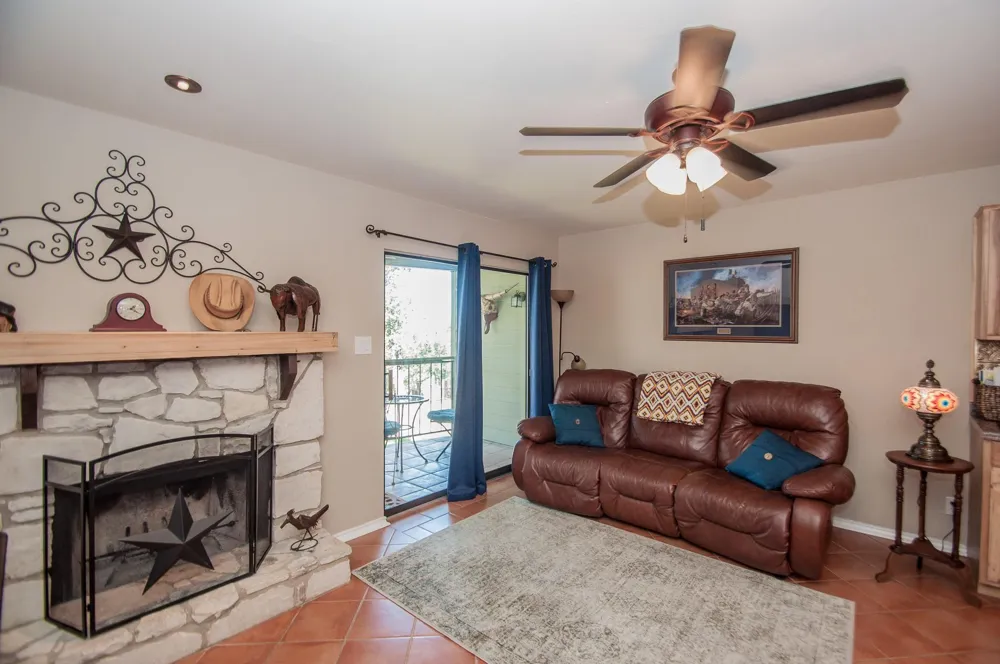 943 Parkview Drive #C1 Canyon Lake, TX 78133
