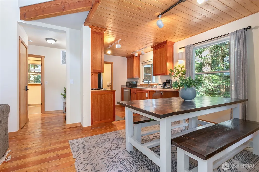 21012 Pinnacle Road Glacier, WA 98244