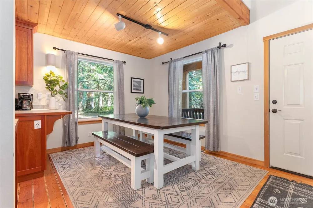 21012 Pinnacle Road Glacier, WA 98244