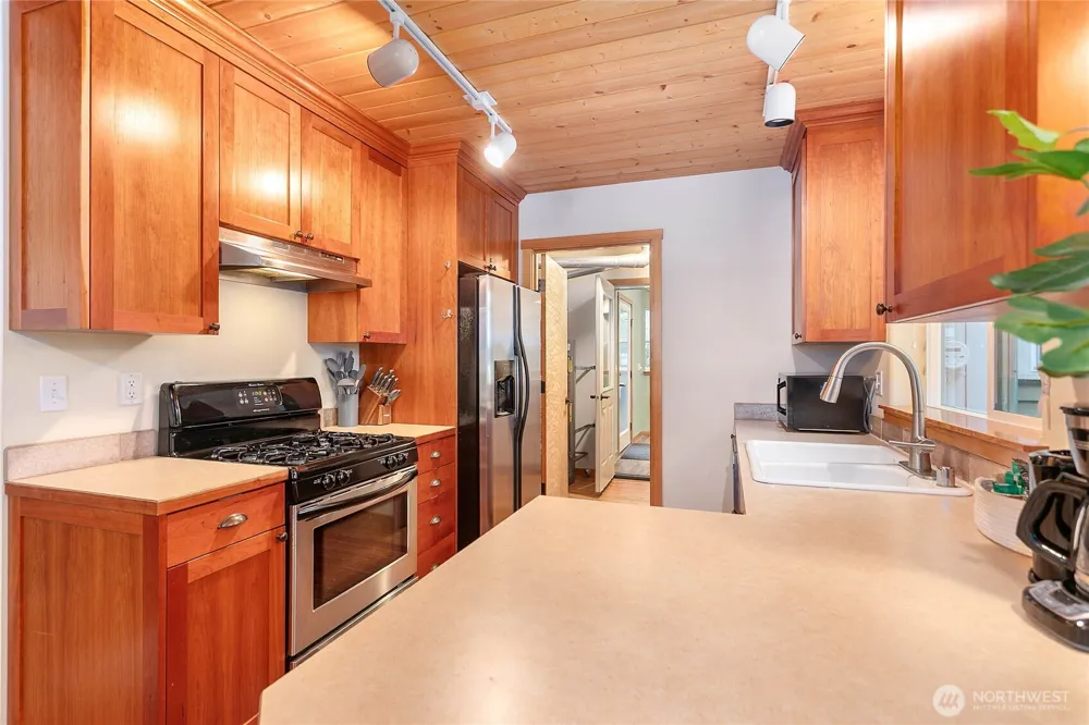 21012 Pinnacle Road Glacier, WA 98244