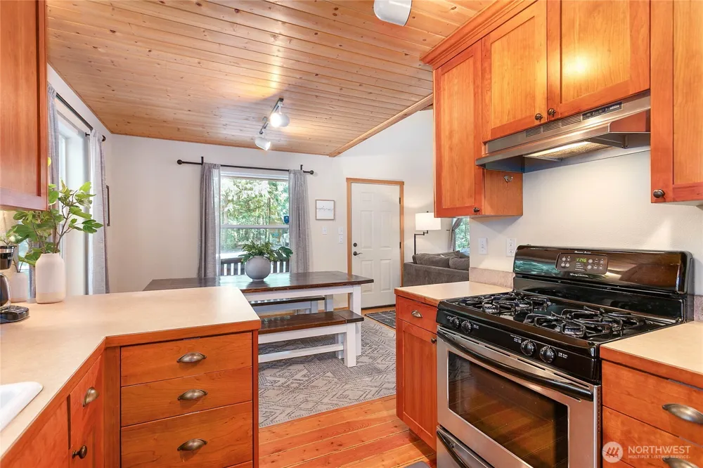 21012 Pinnacle Road Glacier, WA 98244