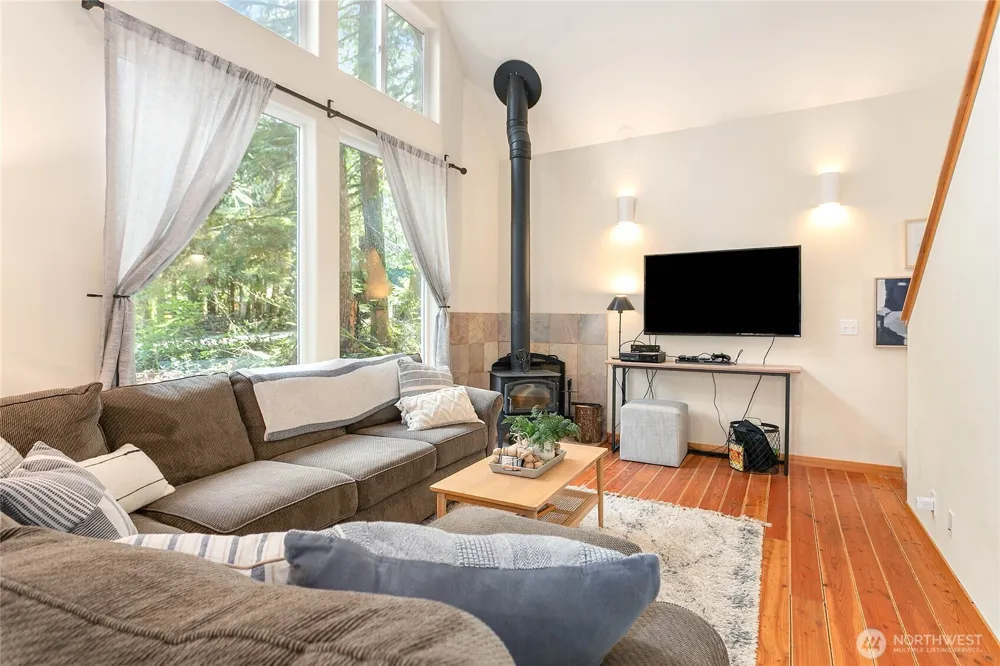 21012 Pinnacle Road Glacier, WA 98244