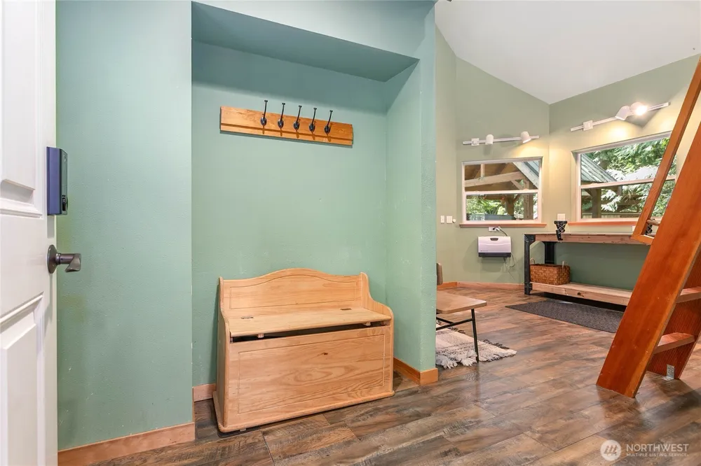 21012 Pinnacle Road Glacier, WA 98244