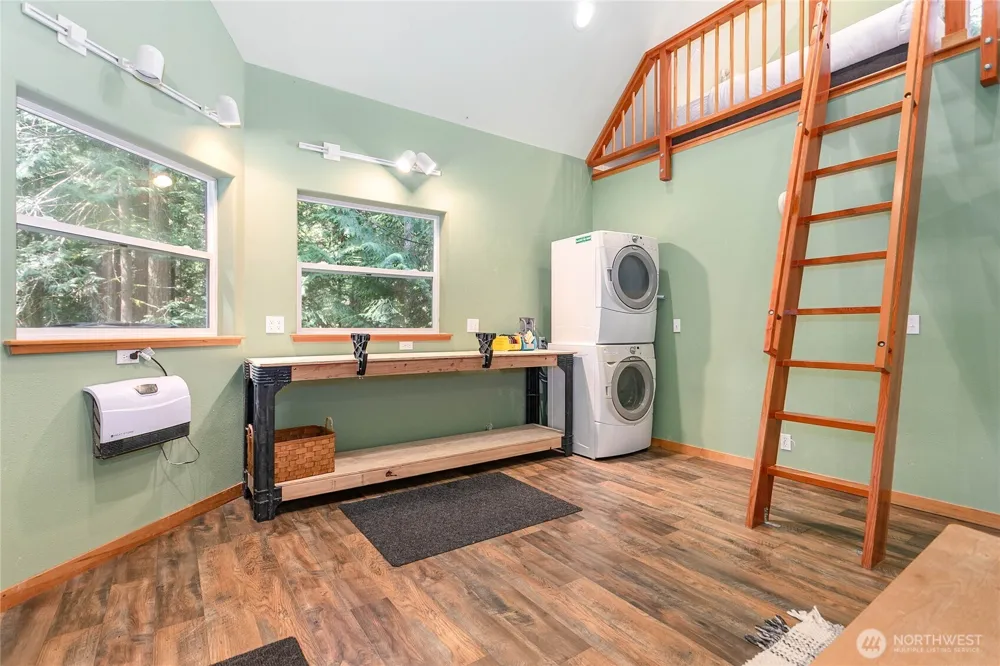 21012 Pinnacle Road Glacier, WA 98244