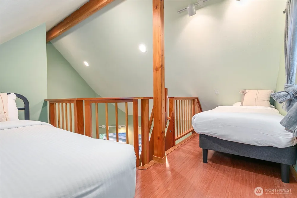 21012 Pinnacle Road Glacier, WA 98244