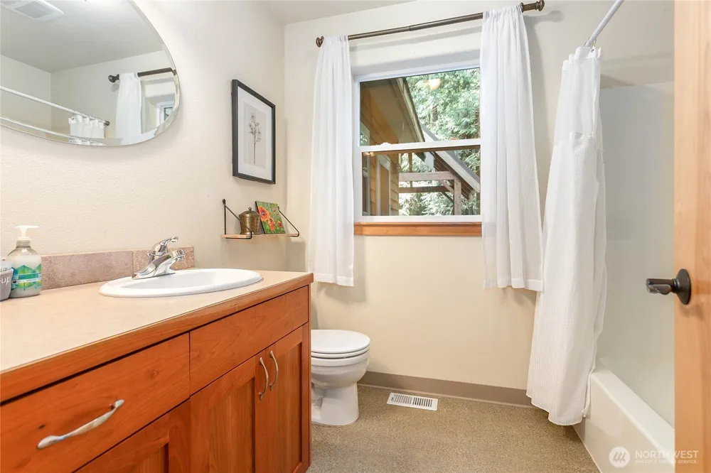 21012 Pinnacle Road Glacier, WA 98244