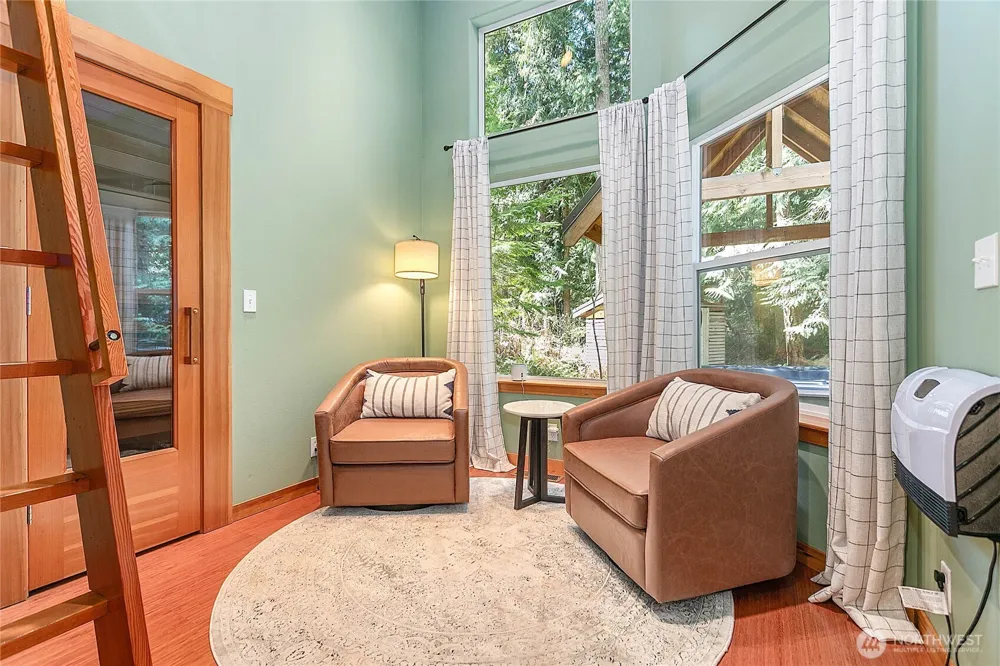21012 Pinnacle Road Glacier, WA 98244