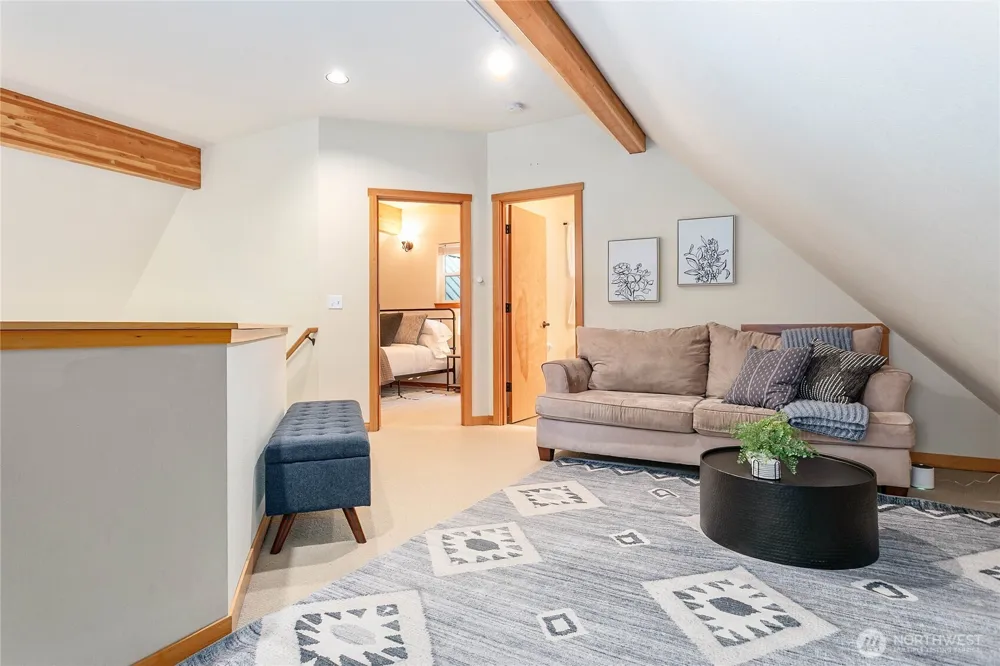 21012 Pinnacle Road Glacier, WA 98244