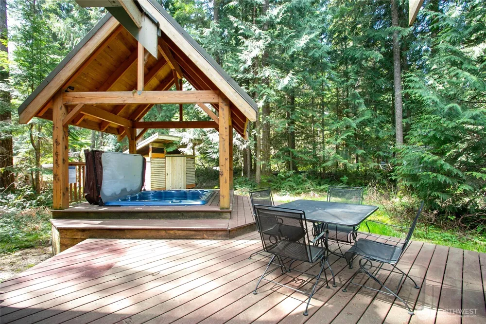 21012 Pinnacle Road Glacier, WA 98244