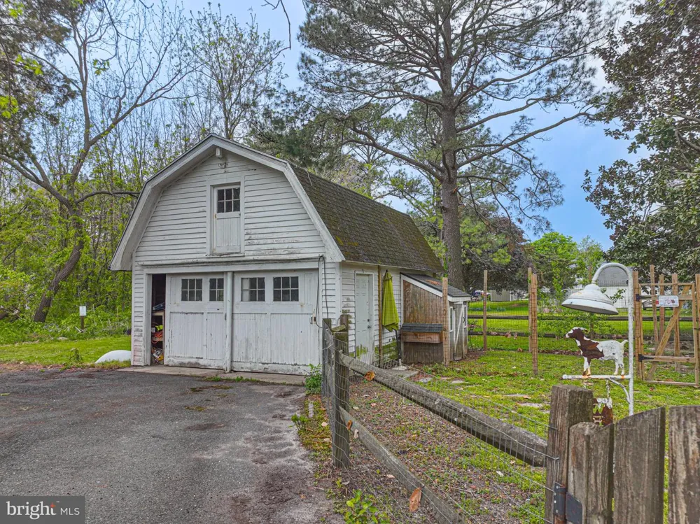 8318 LANGMAID ROAD Newark, MD 21841