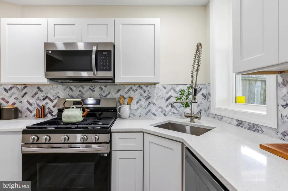 2723 HAMPDEN AVENUE Baltimore, MD 21211