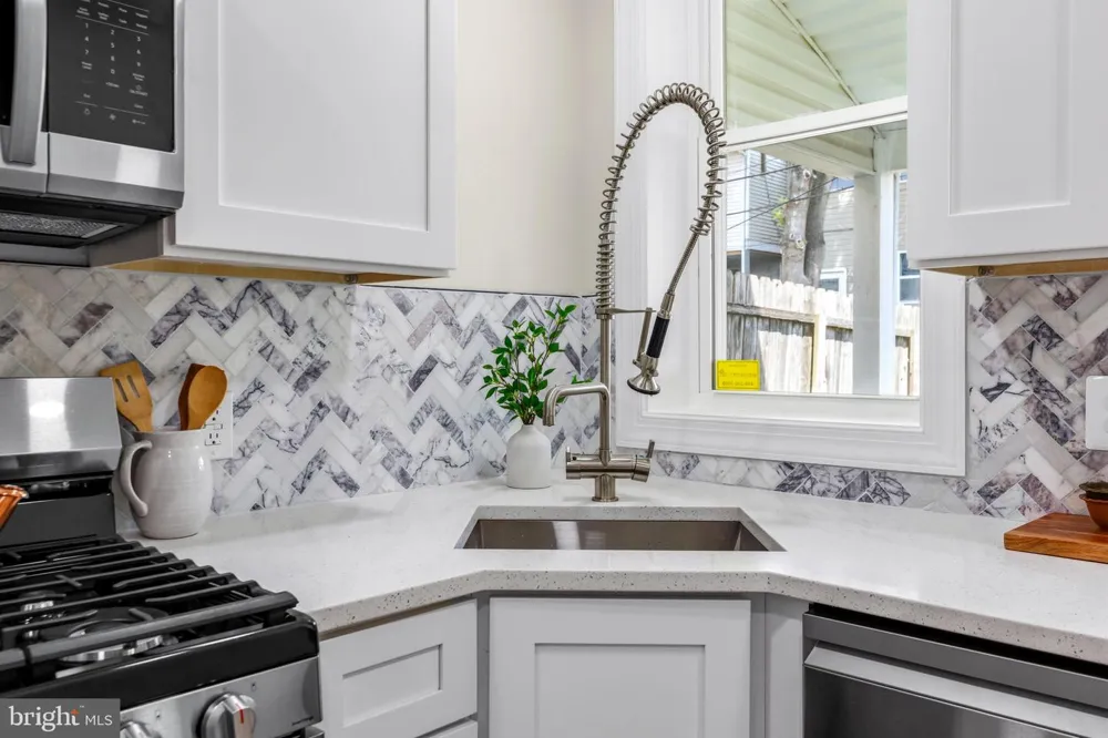 2723 HAMPDEN AVENUE Baltimore, MD 21211