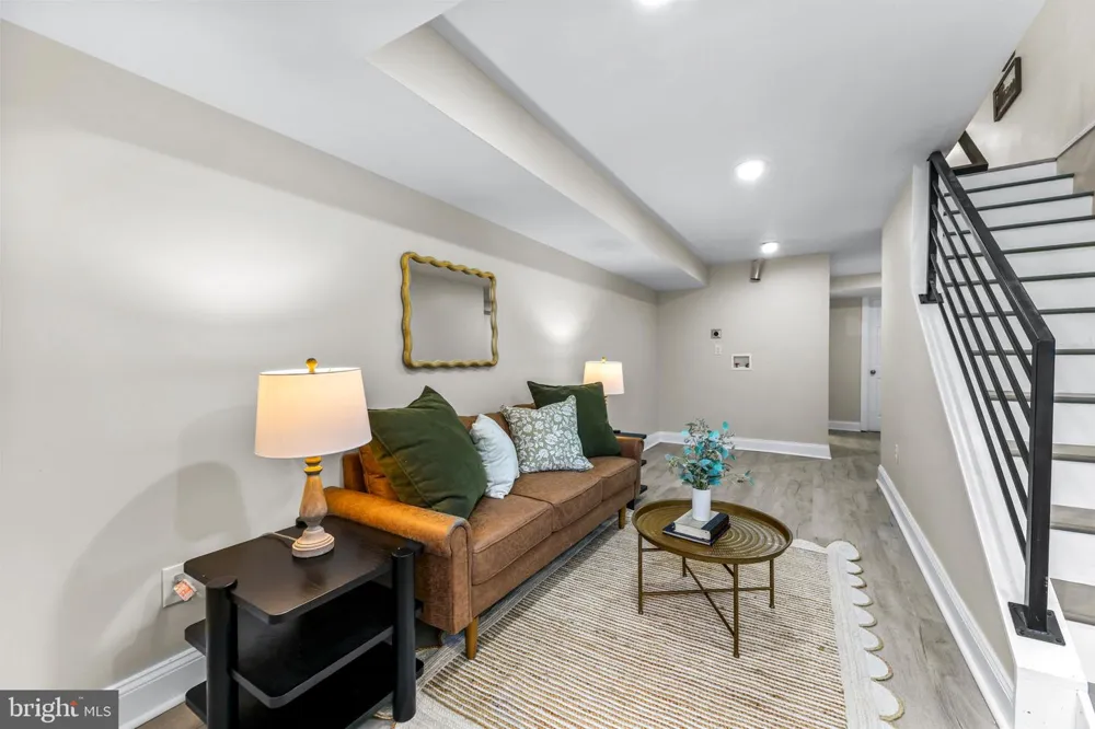 2723 HAMPDEN AVENUE Baltimore, MD 21211