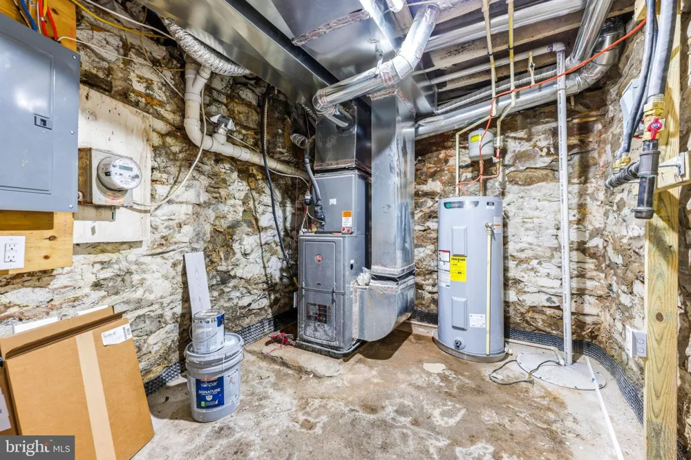 2723 HAMPDEN AVENUE Baltimore, MD 21211