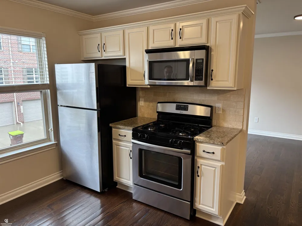 13113 Woodridge Circle Plymouth Charter Township, MI 48170