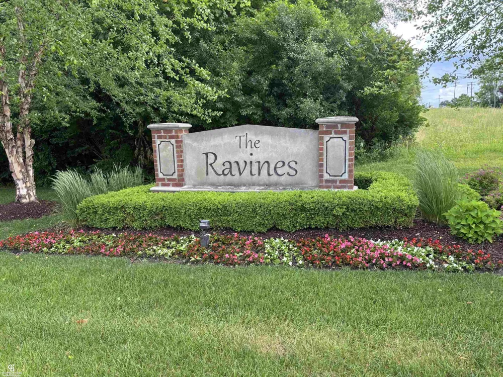 13113 Woodridge Circle Plymouth Charter Township, MI 48170