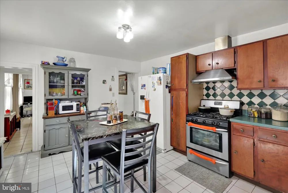 407 S 7TH STREET Reading, PA 19602