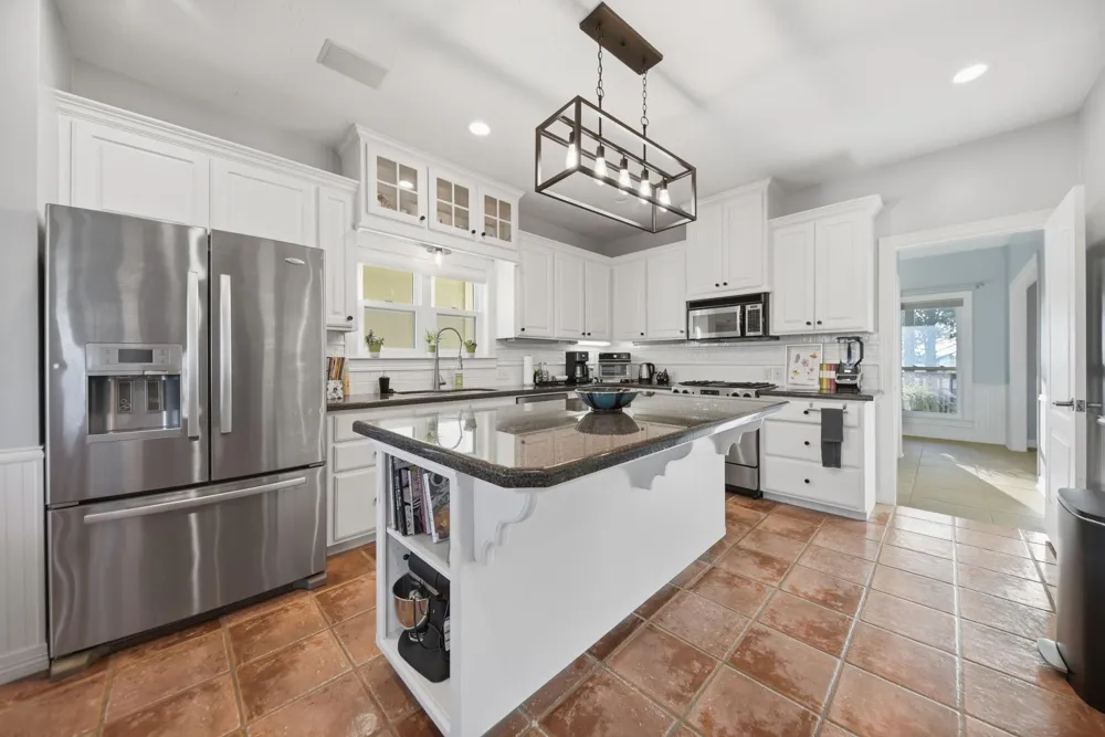 5255 Ganske Road Burton, TX 77835