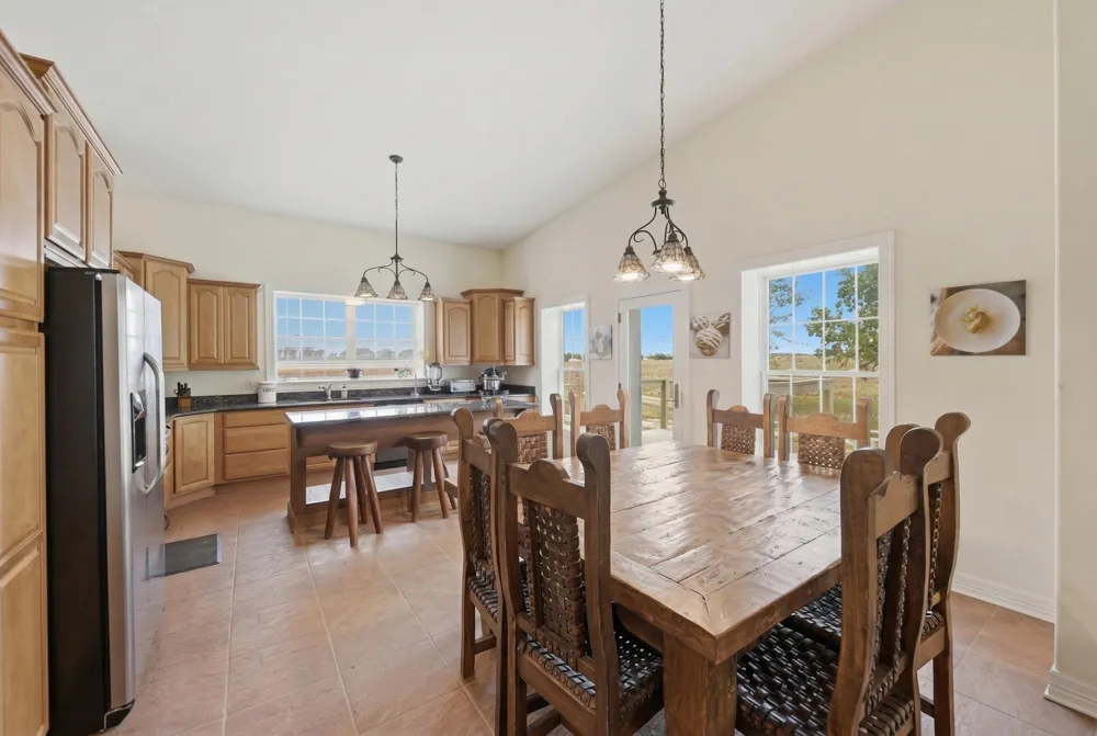 5255 Ganske Road Burton, TX 77835