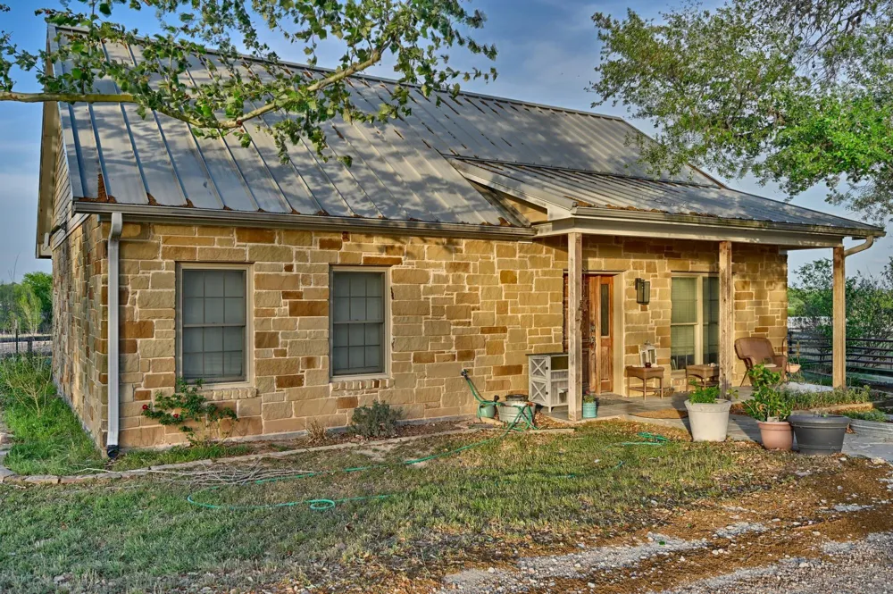 5255 Ganske Road Burton, TX 77835