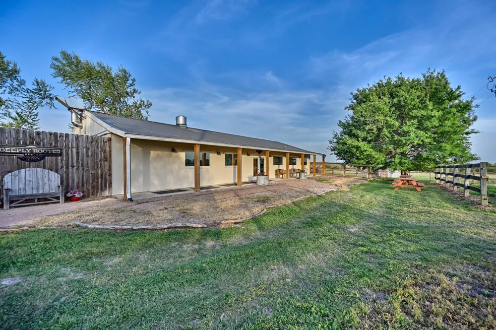 5255 Ganske Road Burton, TX 77835