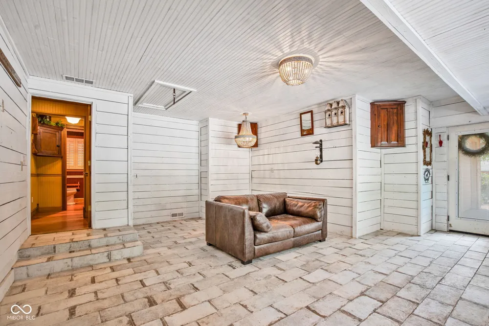 2649 600 W Thorntown, IN 46071