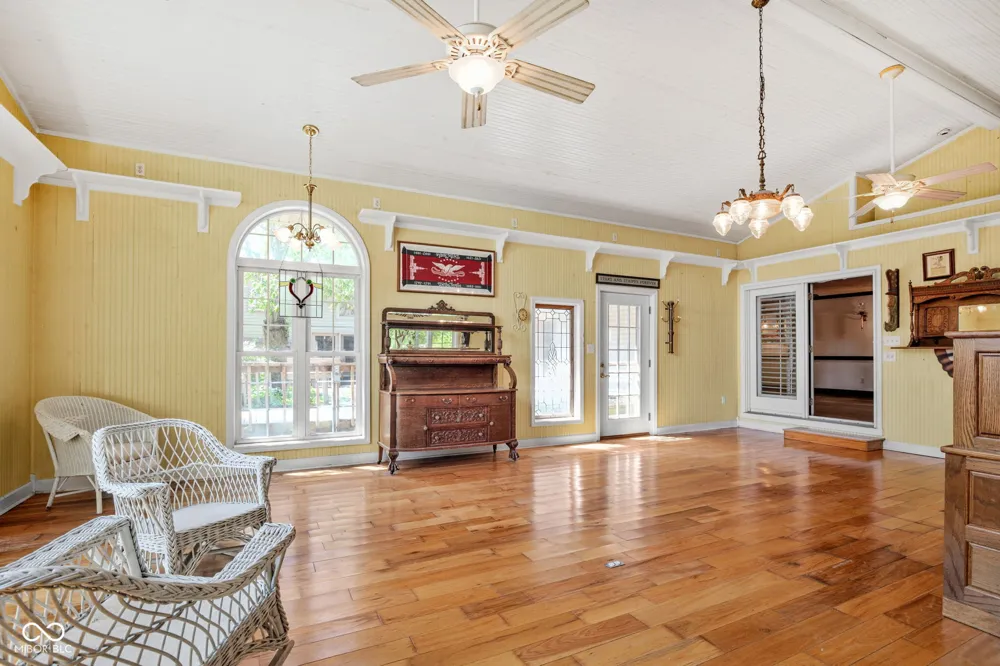 2649 600 W Thorntown, IN 46071