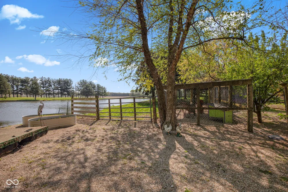2649 600 W Thorntown, IN 46071