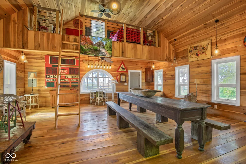 2649 600 W Thorntown, IN 46071