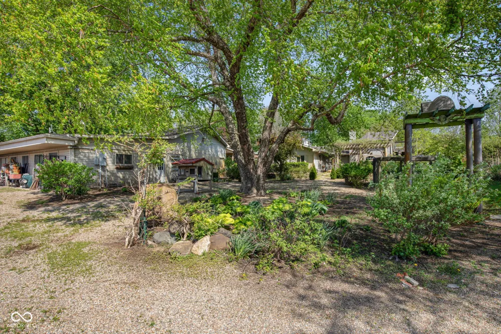 2649 600 W Thorntown, IN 46071