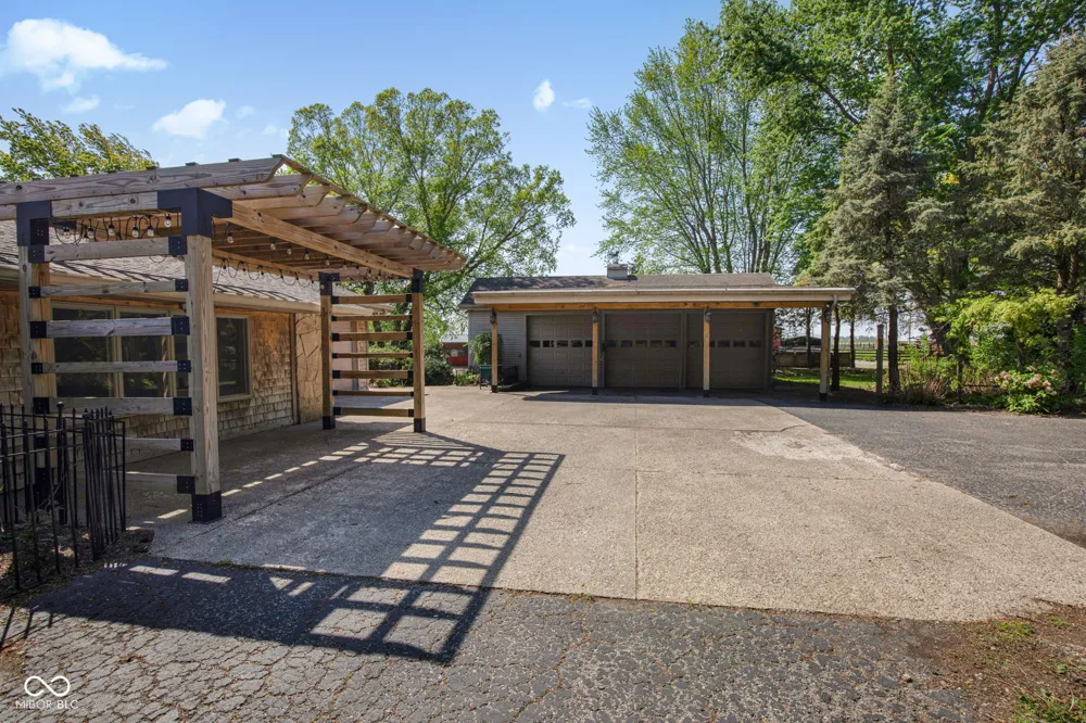 2649 600 W Thorntown, IN 46071