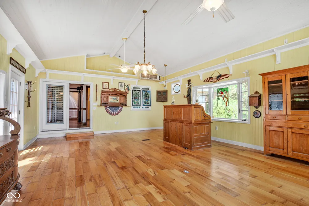 2649 600 W Thorntown, IN 46071
