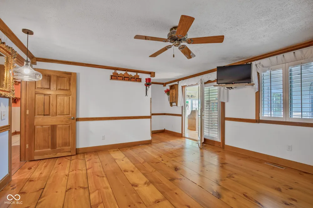 2649 600 W Thorntown, IN 46071
