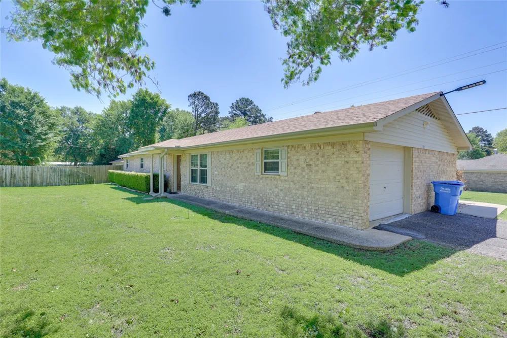100 Madison Drive Longview, TX 75603