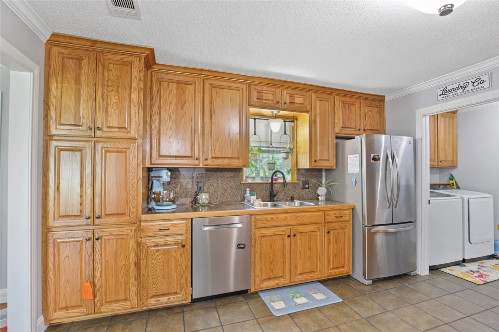 100 Madison Drive Longview, TX 75603