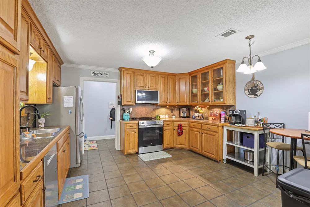 100 Madison Drive Longview, TX 75603