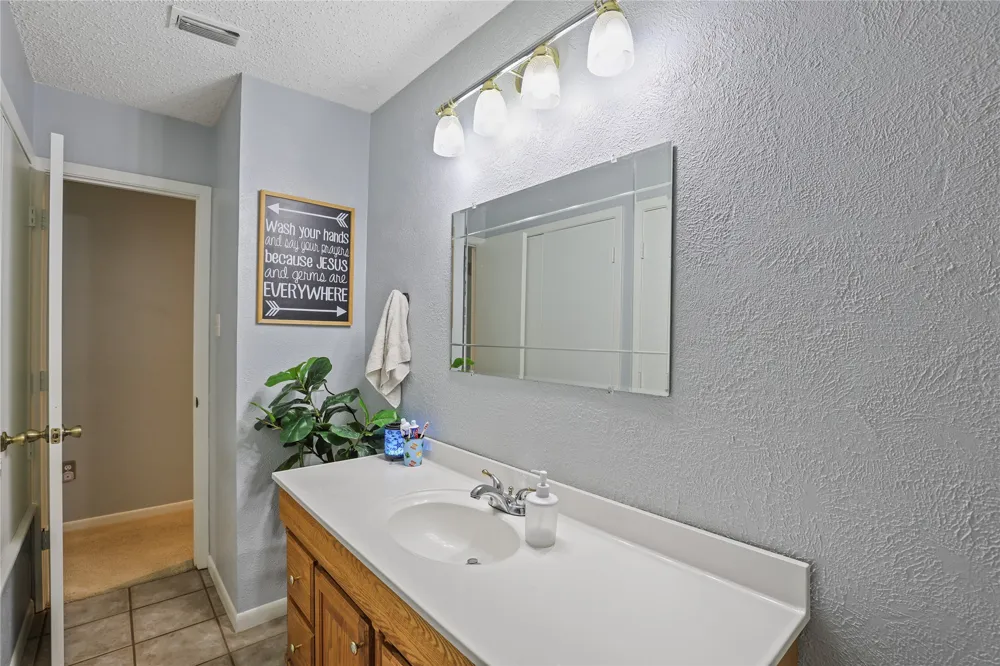100 Madison Drive Longview, TX 75603