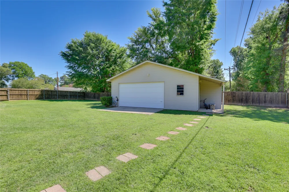 100 Madison Drive Longview, TX 75603