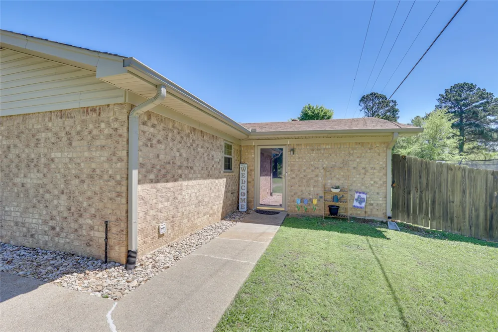 100 Madison Drive Longview, TX 75603