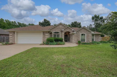 205 Heritage Court