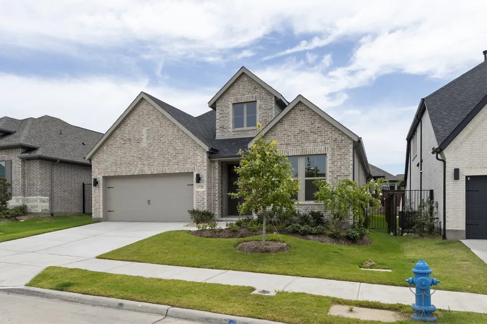 1725 Hillside Stroll Drive Lavon, TX 75166