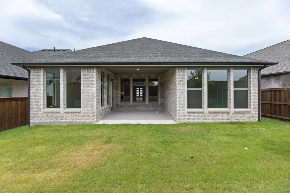 1725 Hillside Stroll Drive Lavon, TX 75166