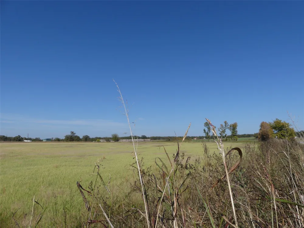 1 Farm Market 1749 Forestburg, TX 76239