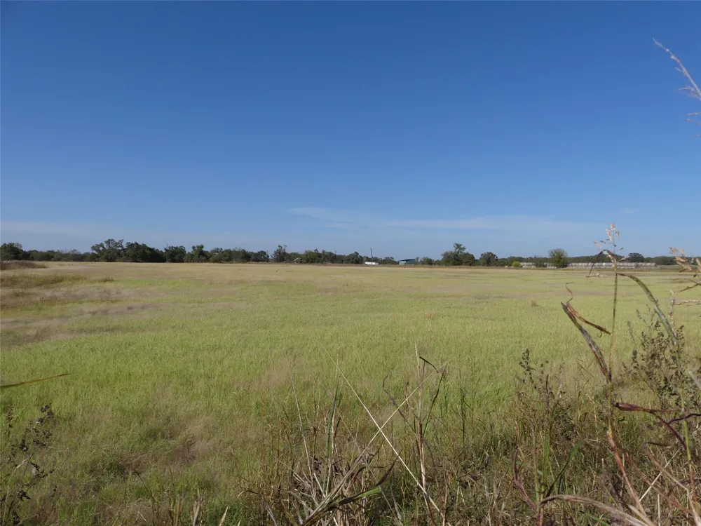 1 Farm Market 1749 Forestburg, TX 76239