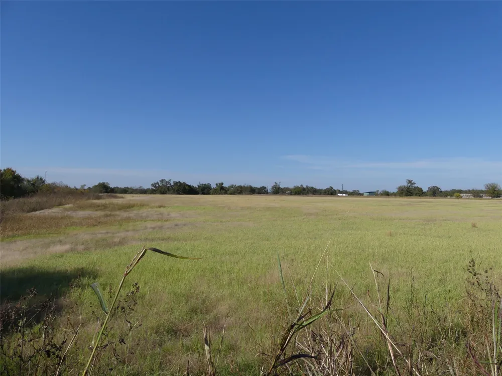1 Farm Market 1749 Forestburg, TX 76239