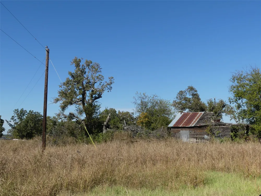 1 Farm Market 1749 Forestburg, TX 76239