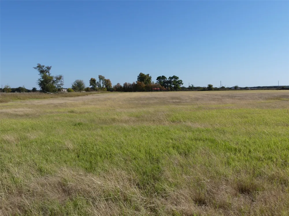 1 Farm Market 1749 Forestburg, TX 76239